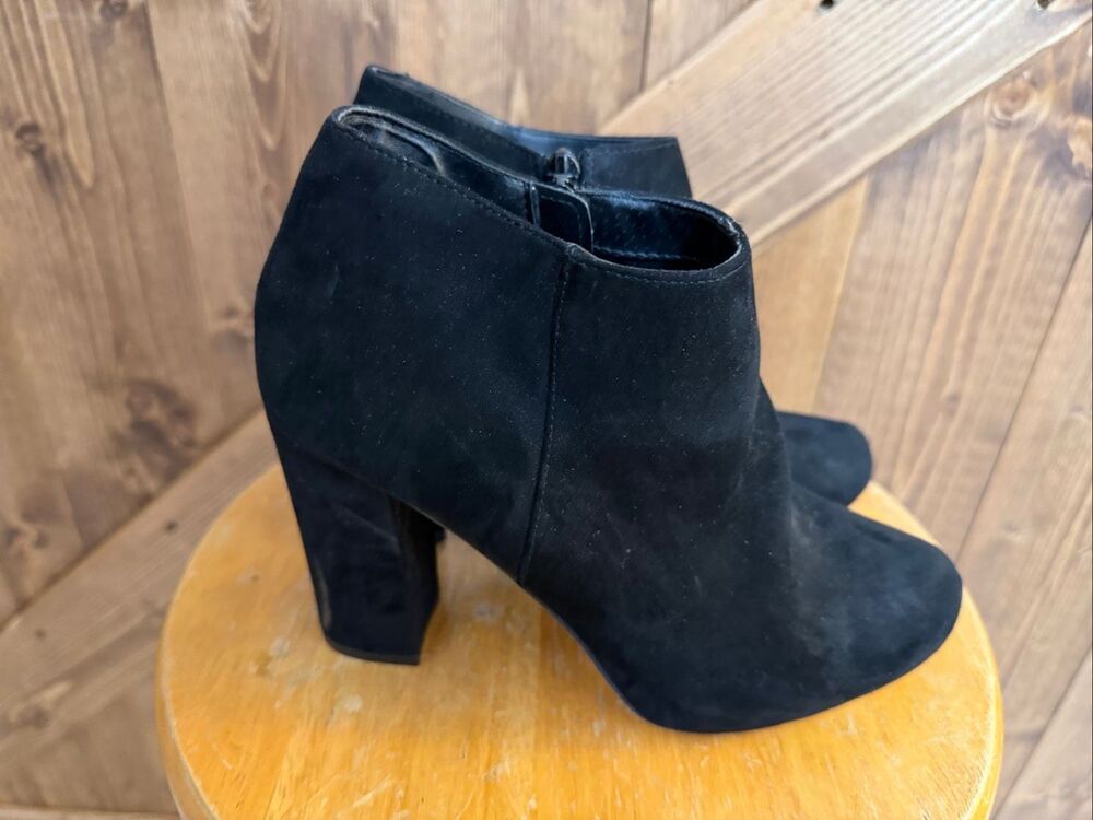 Madden Women’s Black Faux Suede Ankle Booties Size 6 3.75” Block Heel